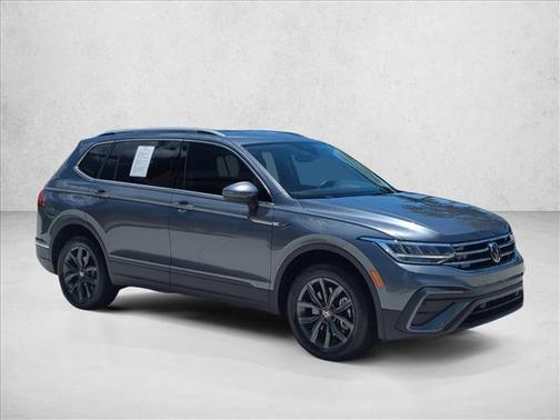 Platinum Gray Metallic 2023 Volkswagen Tiguan 2.0T SE