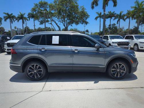 Platinum Gray Metallic 2023 Volkswagen Tiguan 2.0T SE