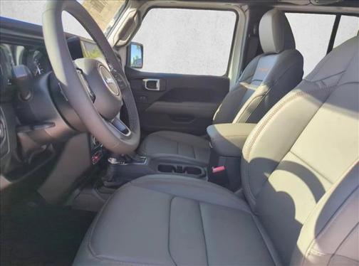 Bright White Clearcoat 2026 Jeep Gladiator Mojave 4x4
