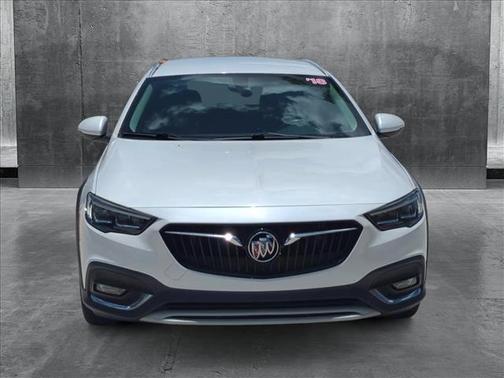 2018 Buick Regal TourX Essence