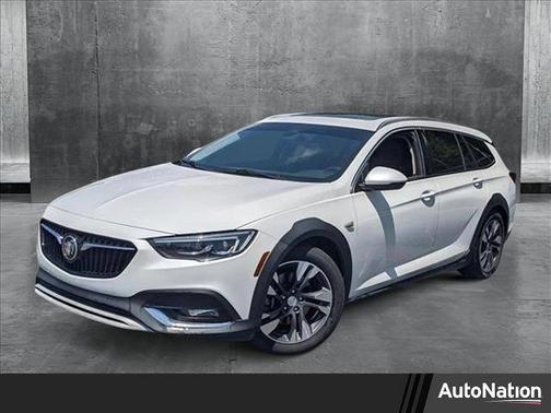 2018 Buick Regal TourX Essence