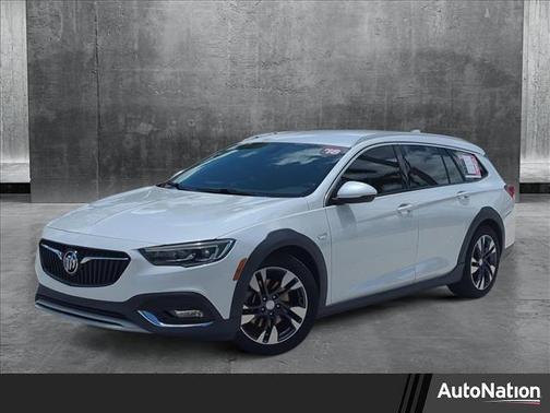 2018 Buick Regal TourX Essence