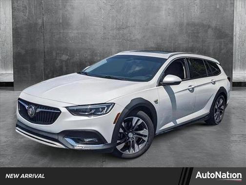2018 Buick Regal TourX Essence