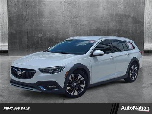 2018 Buick Regal TourX Essence