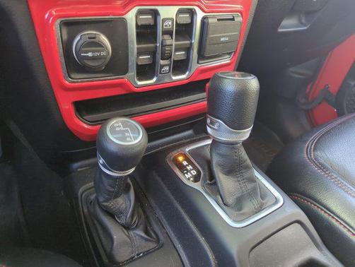 2022 Jeep Gladiator Sport S