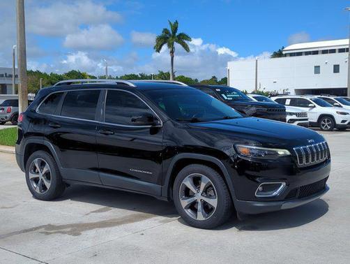 Diamond Black Crystal Pearlcoat 2020 Jeep Cherokee Limited
