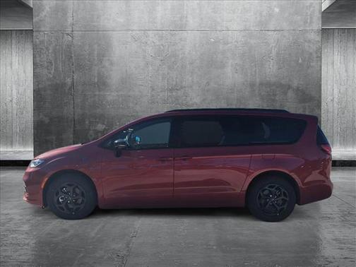 2025 Chrysler Pacifica Hybrid Premium S Appearance Pkg