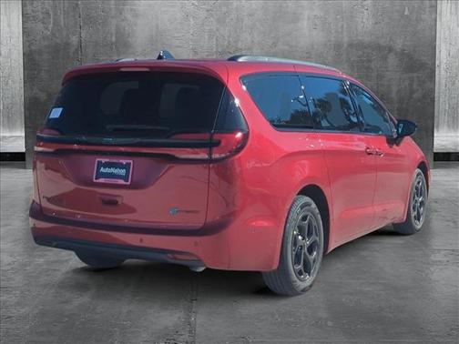 2025 Chrysler Pacifica Hybrid Premium S Appearance Pkg