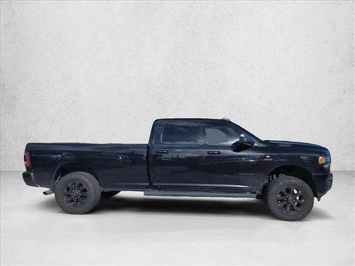 2020 RAM 3500 Big Horn Crew Cab 4x4 8' Box