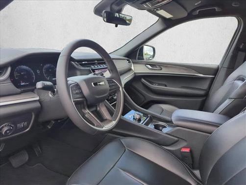 Diamond Black Crystal Pearlcoat 2025 Jeep Grand Cherokee Limited