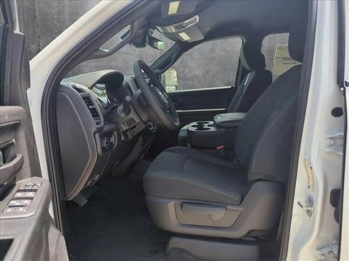 2025 RAM 3500 Tradesman Crew Cab 4x4 8' Box