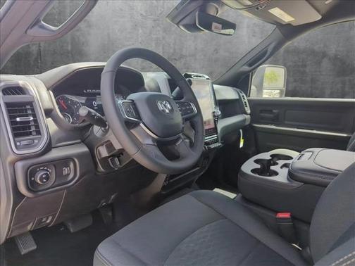 2025 RAM 3500 Tradesman Crew Cab 4x4 8' Box