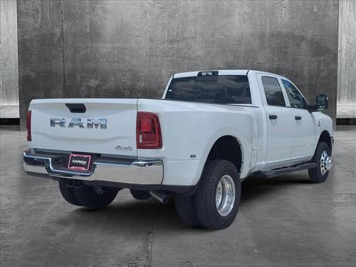 2025 RAM 3500 Tradesman Crew Cab 4x4 8' Box