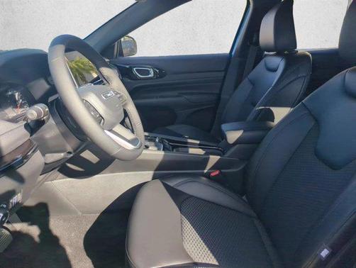 Hydro Blue Pearlcoat 2026 Jeep Compass Latitude