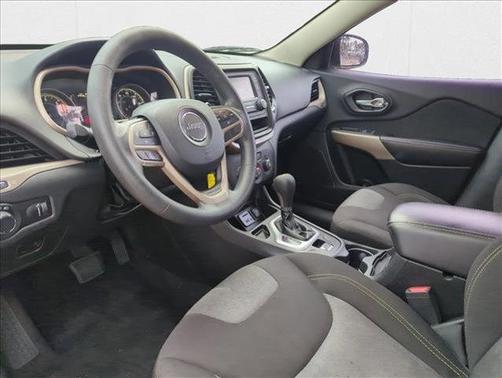 2017 Jeep Cherokee Sport