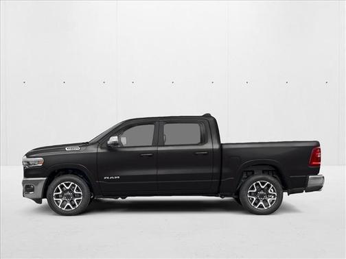 Diamond Black Crystal Pearlcoat 2026 RAM 1500 Laramie