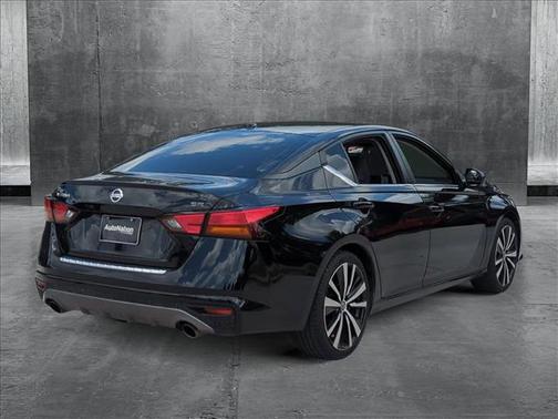 2020 Nissan Altima SR FWD
