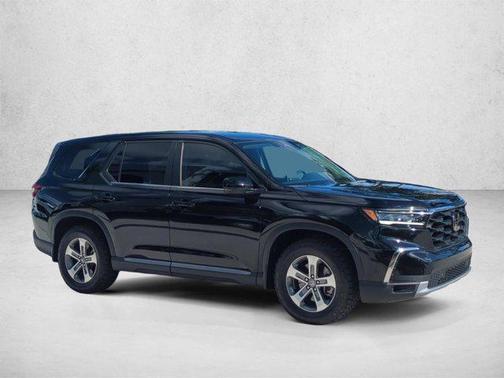 Crystal Black Pearl 2024 Honda Pilot EX-L 7 Passenger