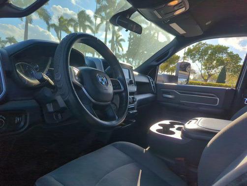 2021 RAM 2500 Big Horn Crew Cab 4x4 8' Box