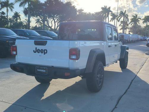 2025 Jeep Gladiator Sport S