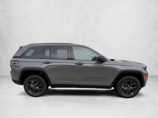 Sting-Gray Clearcoat 2027 Jeep Grand Cherokee Altitude