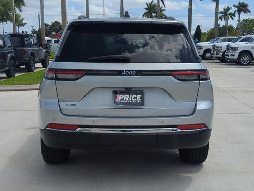 Silver Zynith 2022 Jeep Grand Cherokee 4xe Base