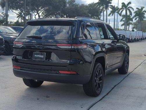 2025 Jeep Grand Cherokee Altitude