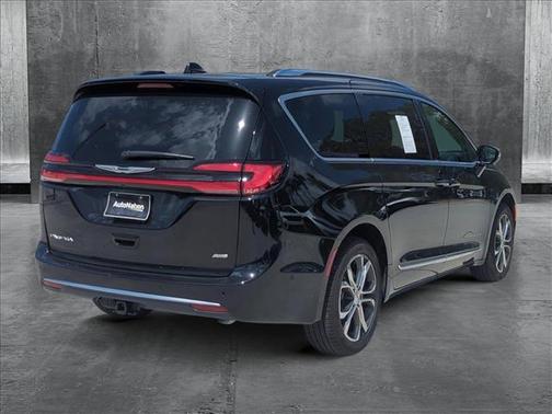 2025 Chrysler Pacifica L