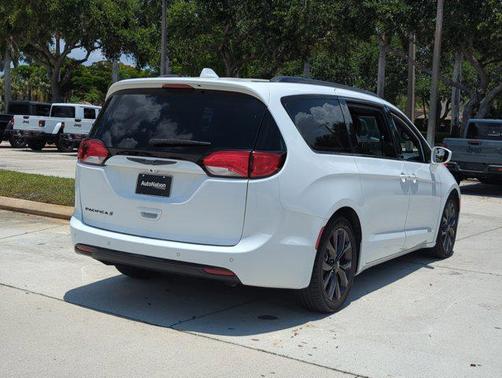 2019 Chrysler Pacifica Touring-L Plus
