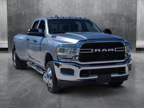 2020 RAM 3500 Tradesman Crew Cab 4x4 8' Box