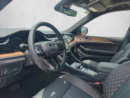 Diamond Black Crystal Pearlcoat 2026 Jeep Grand Cherokee Summit