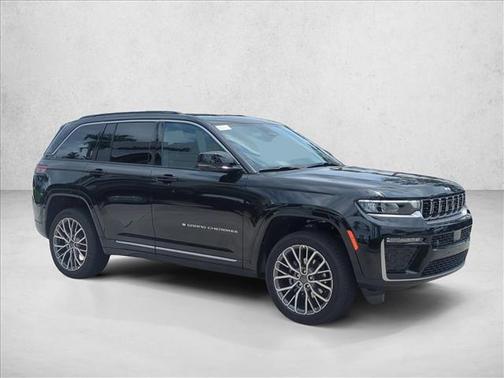 Diamond Black Crystal Pearlcoat 2026 Jeep Grand Cherokee Summit