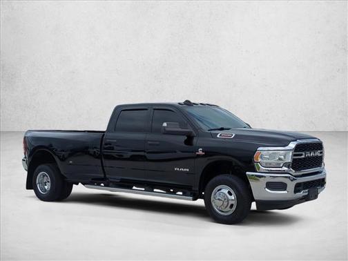 2022 RAM 3500 Tradesman Crew Cab 4x4 8' Box