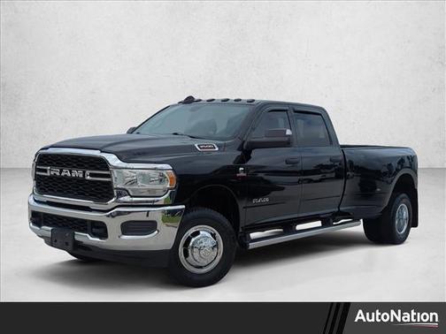 2022 RAM 3500 Tradesman Crew Cab 4x4 8' Box