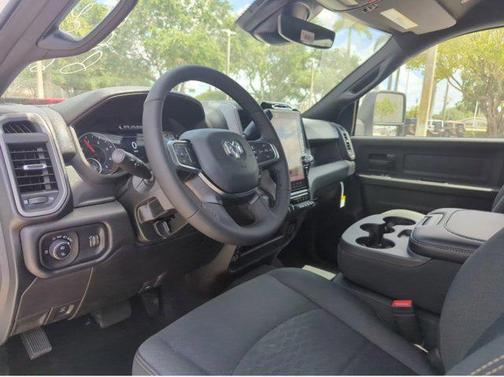 2025 RAM 3500 Tradesman Crew Cab 4x4 8' Box