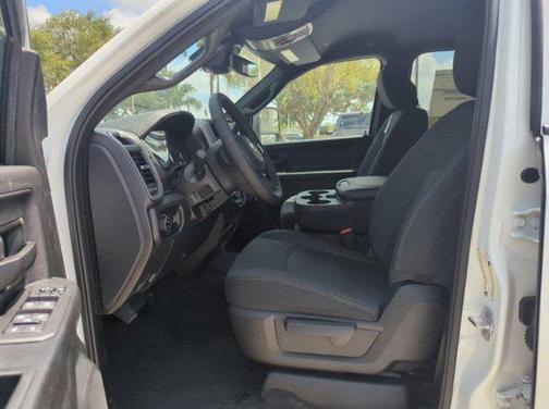 2025 RAM 3500 Tradesman Crew Cab 4x4 8' Box
