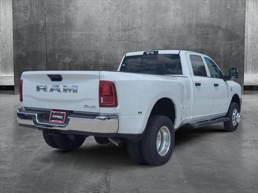 2025 RAM 3500 Tradesman Crew Cab 4x4 8' Box