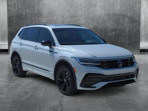 2024 Volkswagen Tiguan 2.0T SE R-Line Black