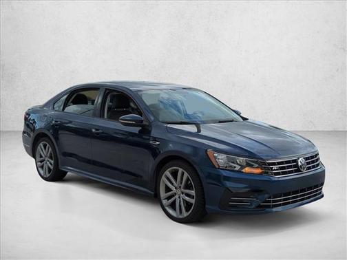 2018 Volkswagen Passat 2.0T R-Line