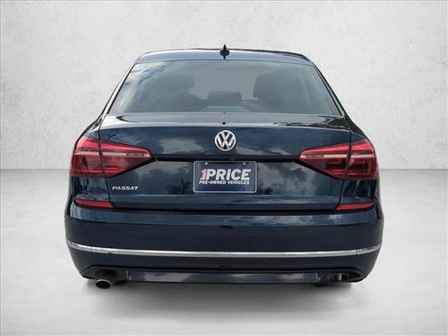 2018 Volkswagen Passat 2.0T R-Line