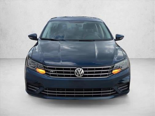 2018 Volkswagen Passat 2.0T R-Line