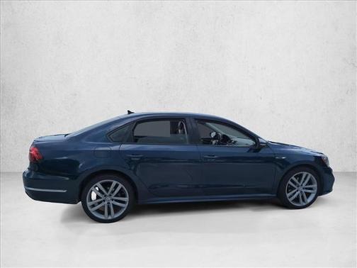 2018 Volkswagen Passat 2.0T R-Line