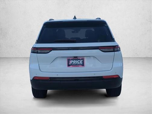 Bright White Clearcoat 2024 Jeep Grand Cherokee Altitude