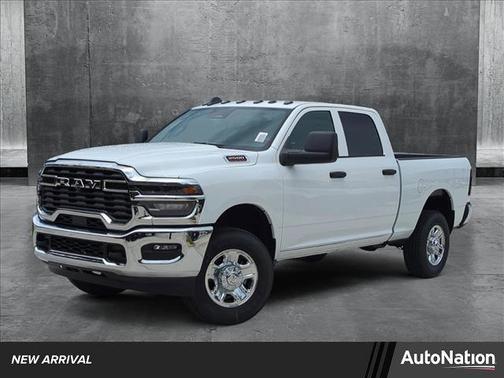 2025 RAM 2500 Tradesman Crew Cab 4x4 6'4' Box