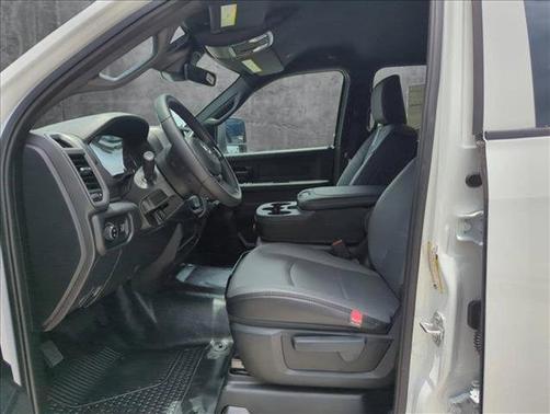 2025 RAM 2500 Tradesman Crew Cab 4x4 6'4' Box