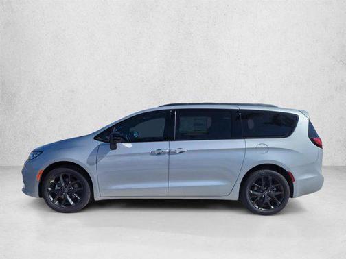 Silver Mist Clearcoat 2026 Chrysler Pacifica L