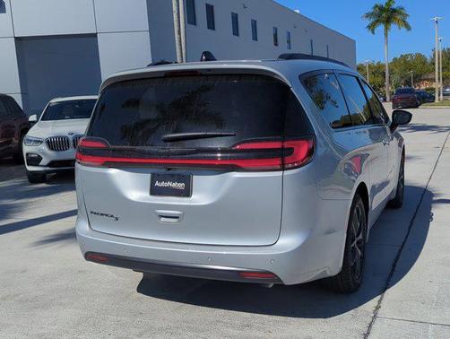 2026 Chrysler Pacifica L