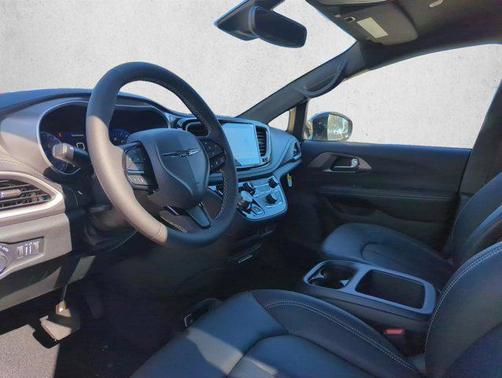 Silver Mist Clearcoat 2026 Chrysler Pacifica L