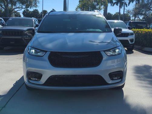 2026 Chrysler Pacifica L