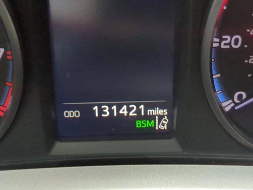 Super White 2018 Toyota RAV4 XLE